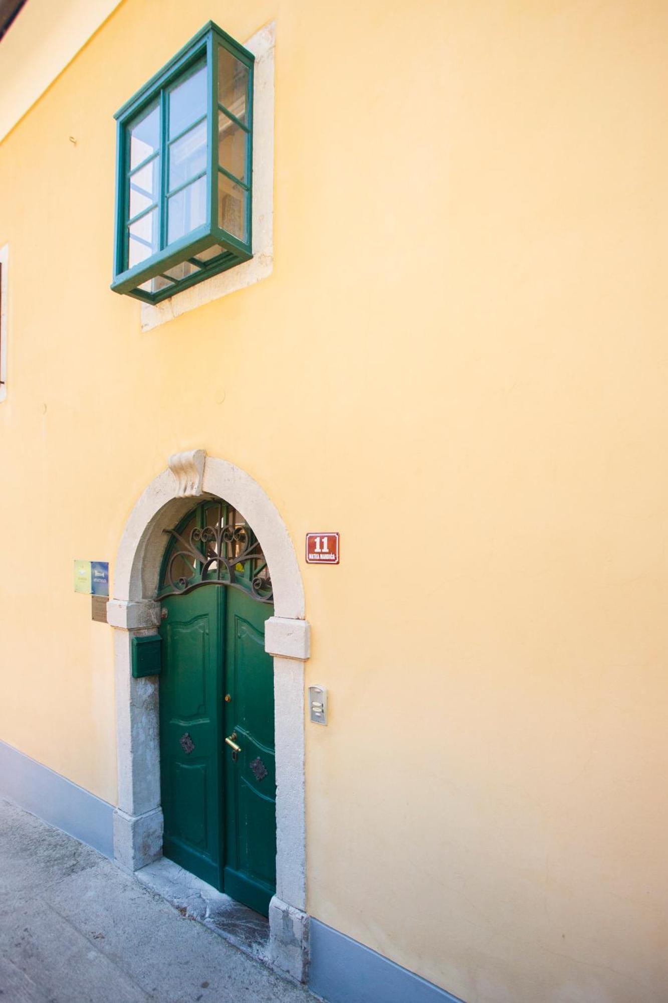 Apartments Villa Kastav In Old Town Center With Sea View And Parking Екстериор снимка