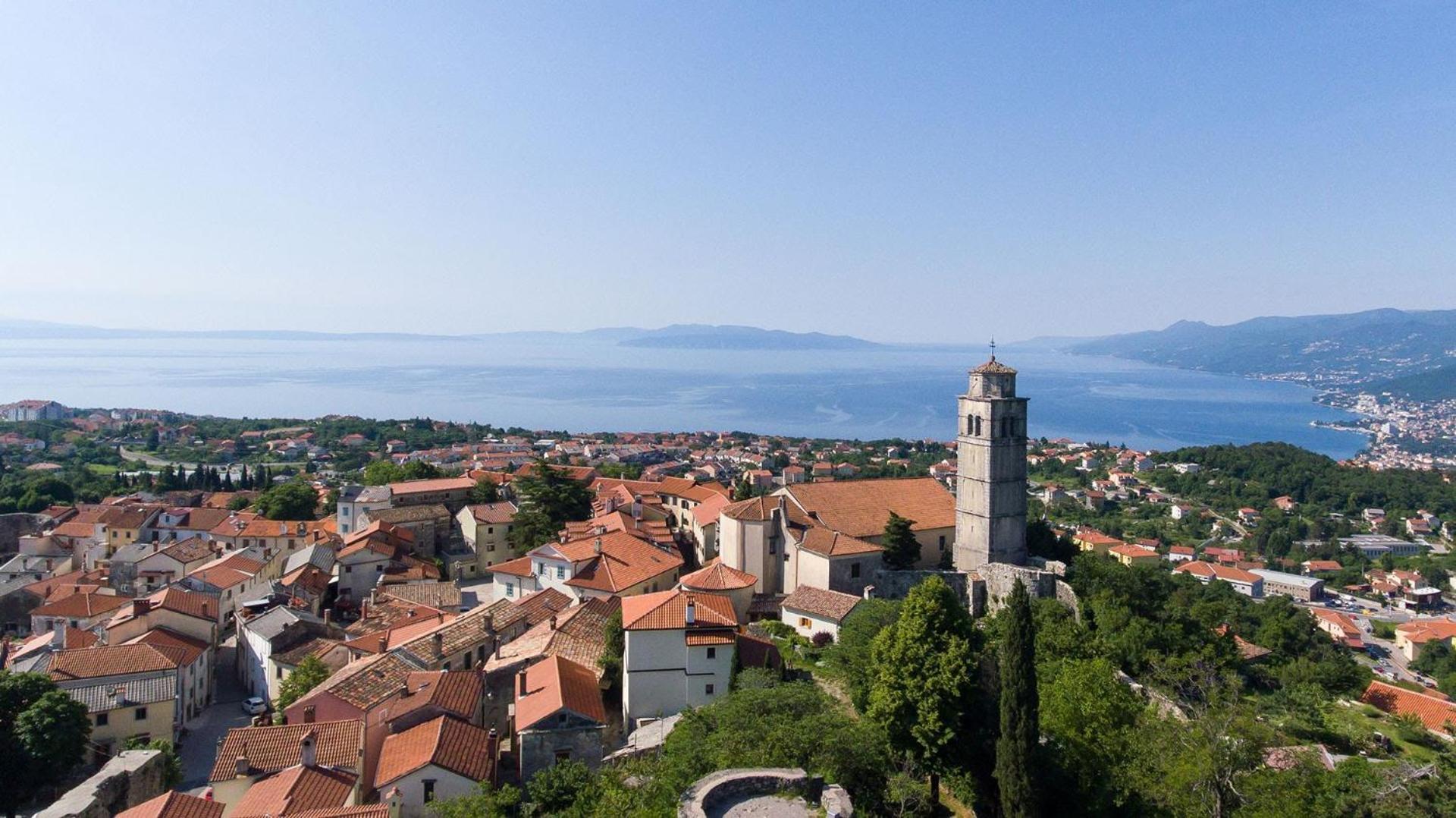 Apartments Villa Kastav In Old Town Center With Sea View And Parking Екстериор снимка