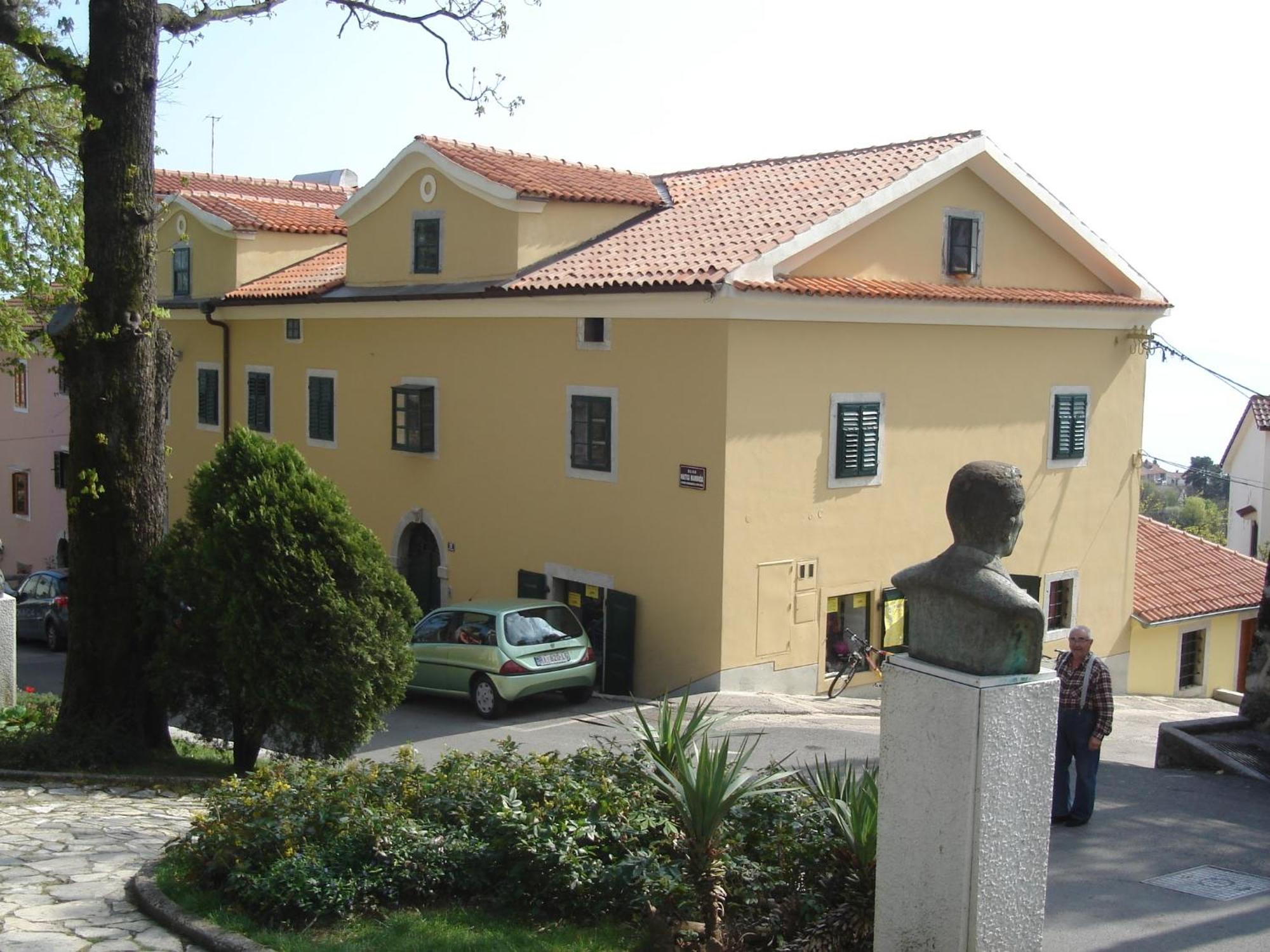 Apartments Villa Kastav In Old Town Center With Sea View And Parking Екстериор снимка