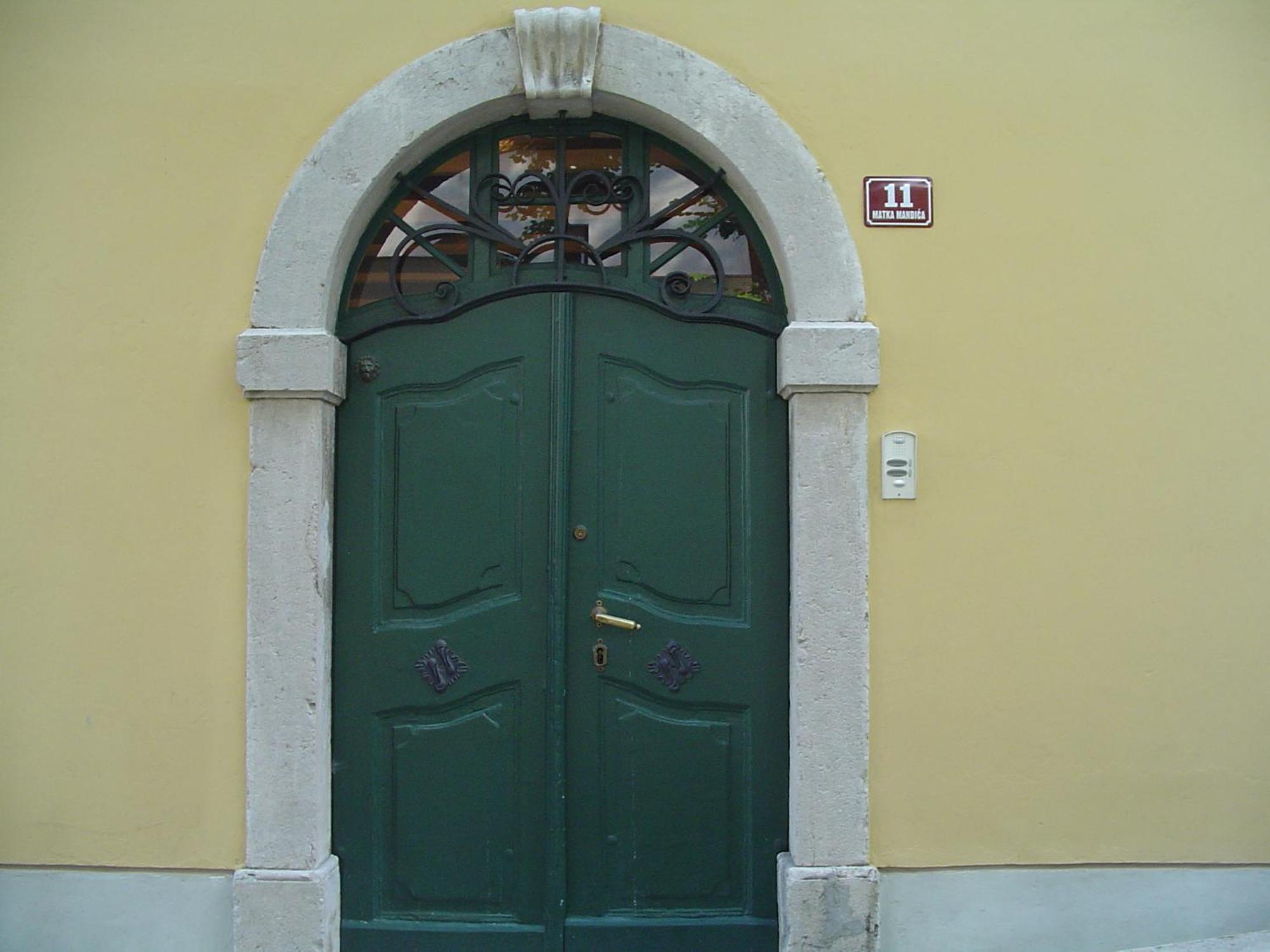 Apartments Villa Kastav In Old Town Center With Sea View And Parking Екстериор снимка