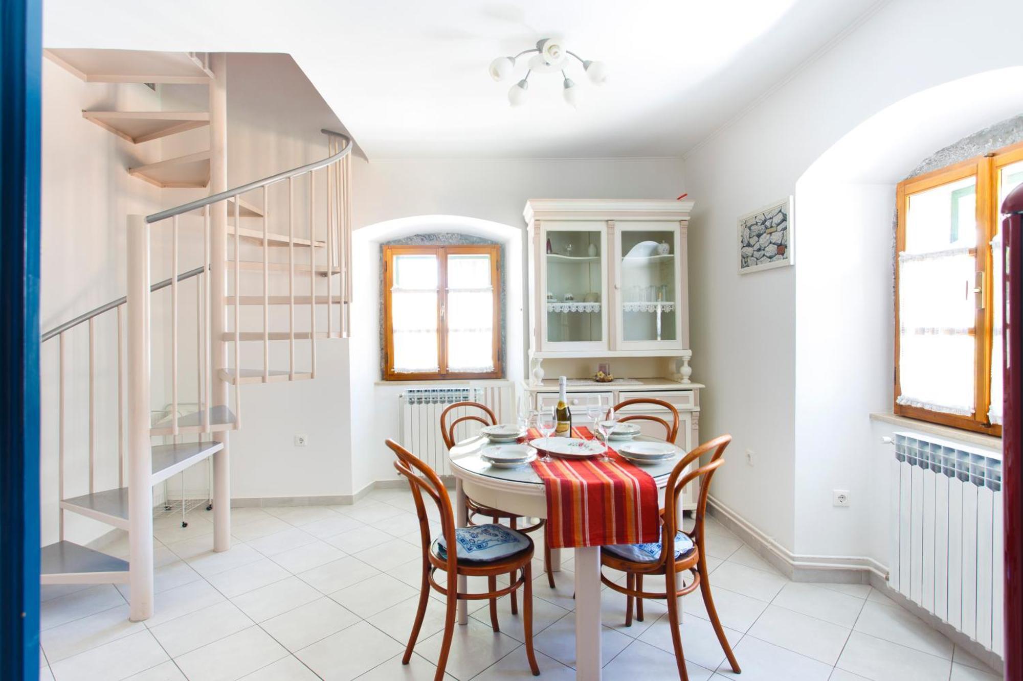 Apartments Villa Kastav In Old Town Center With Sea View And Parking Екстериор снимка