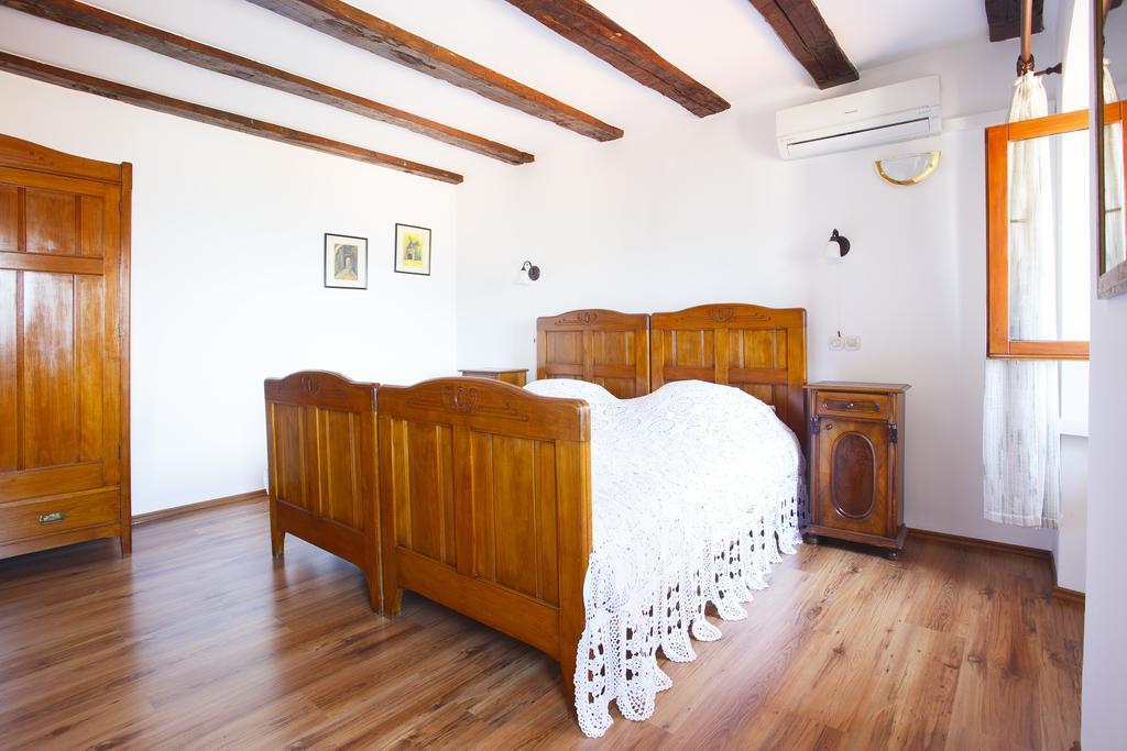 Apartments Villa Kastav In Old Town Center With Sea View And Parking Стая снимка