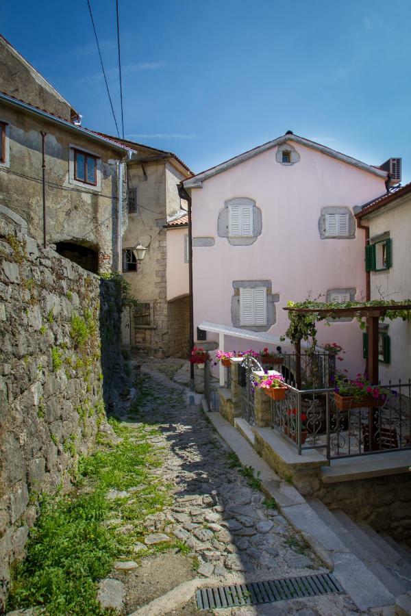 Apartments Villa Kastav In Old Town Center With Sea View And Parking Екстериор снимка