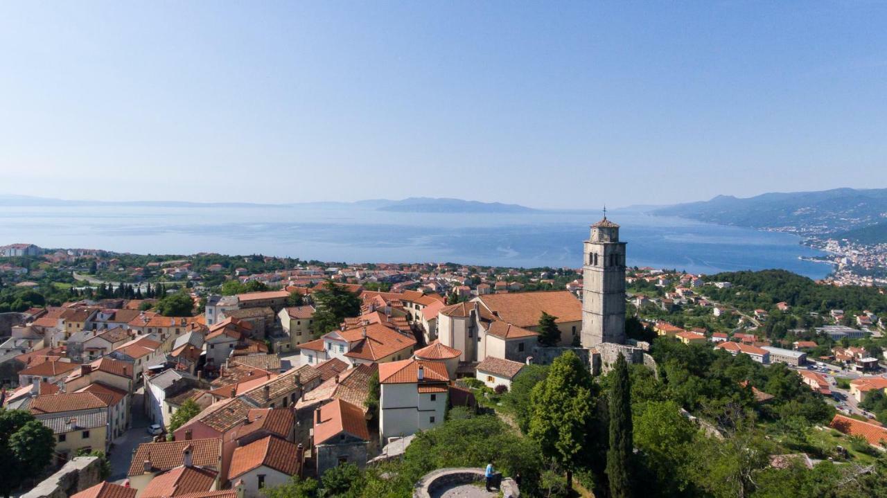 Apartments Villa Kastav In Old Town Center With Sea View And Parking Екстериор снимка